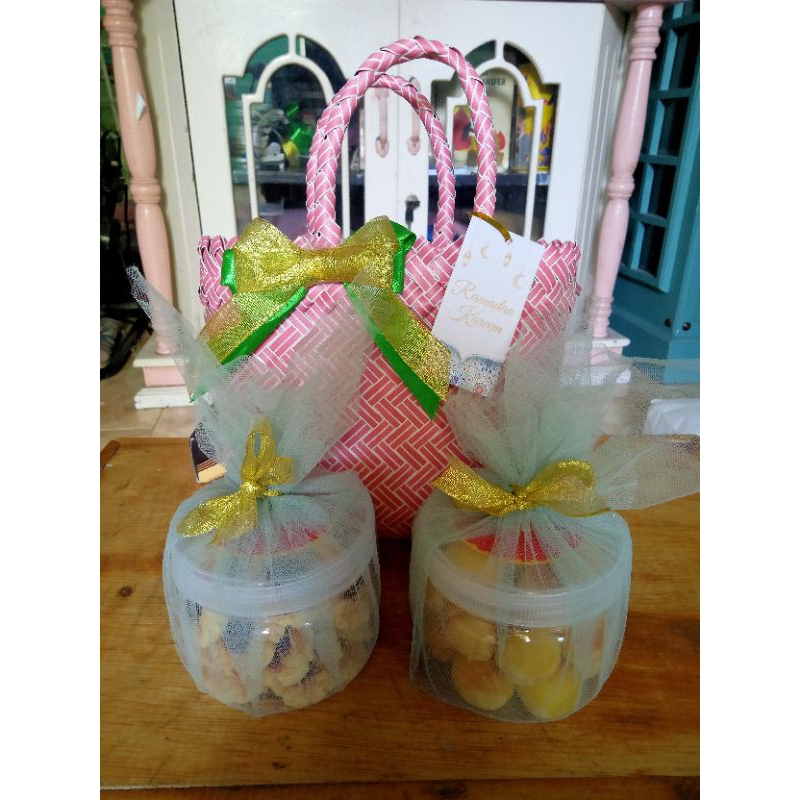 

Paket hampers kue lebaran