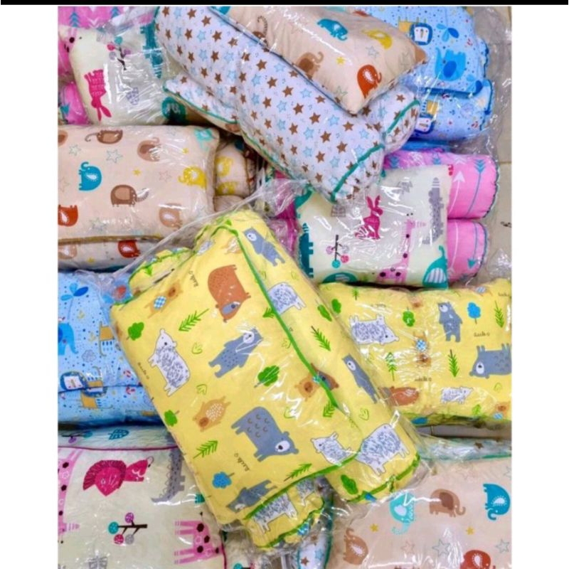 Little Queen bantal guling set bayi (1 bantal, 2 guling)