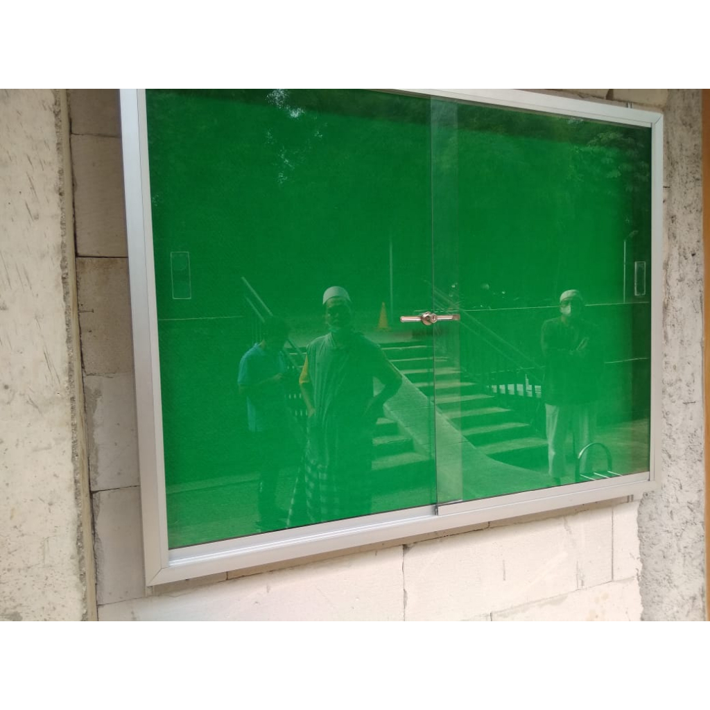 

mading pengumuman kaca gantung 120x180cm