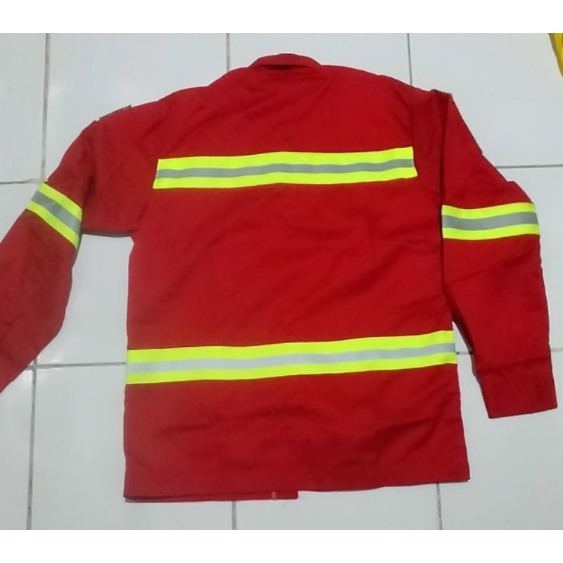 SERAGAM SAFETY MERAH KANCING DAN RESLETING FREE LOGO K3 BENDERA SCOTLIGHT 5CM HIJAU