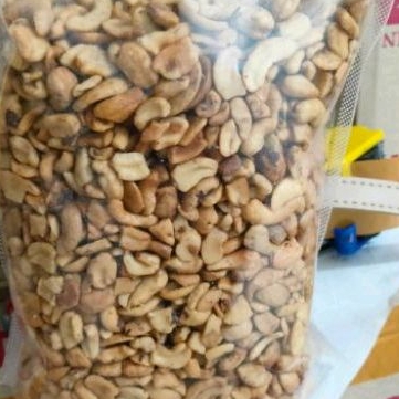 

Kacang Mede Patahan 1kg