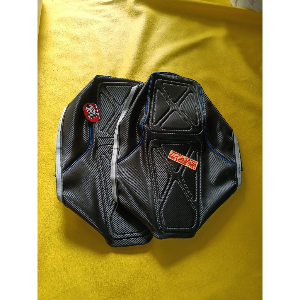 Bungkus/Sarung/Kulit Jok Cb 100 model XX/Robot Motif Karbon