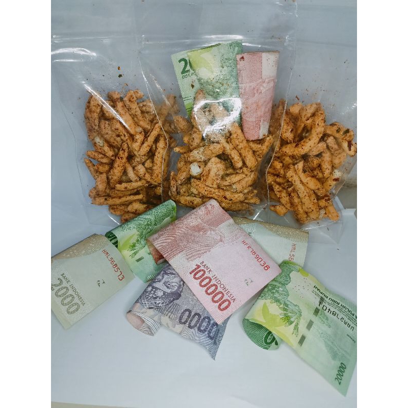

Camilan jajanan basreng berhadiah uang tunai