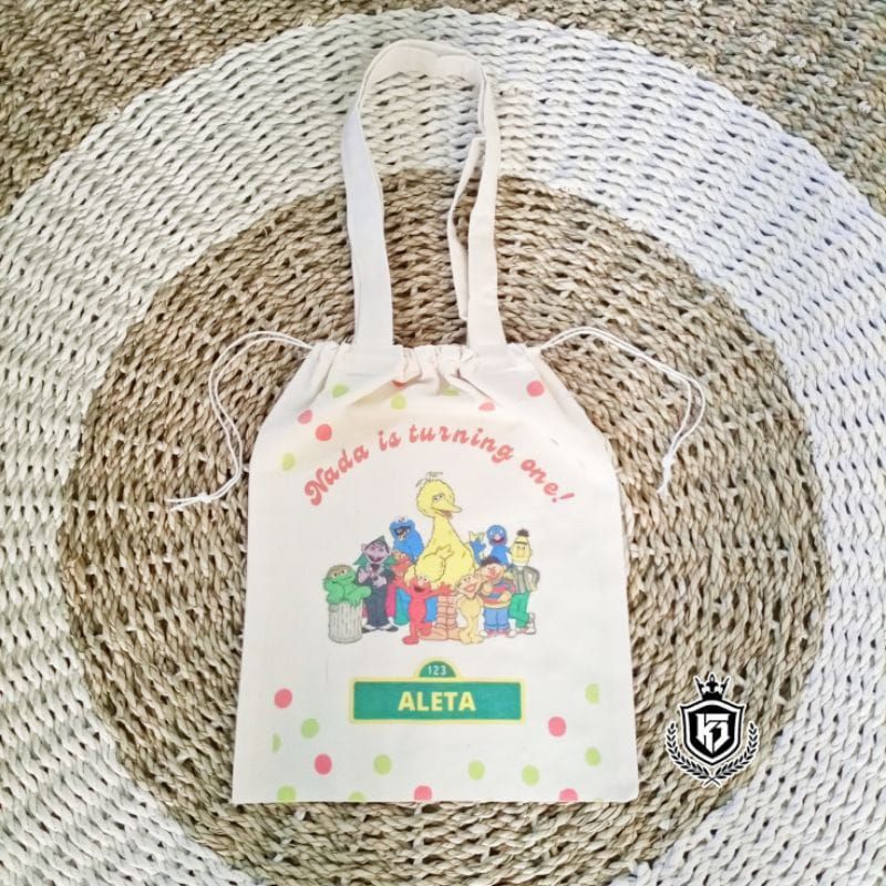 TAS SERUT BLACU 20X25 / TAS ULTAH