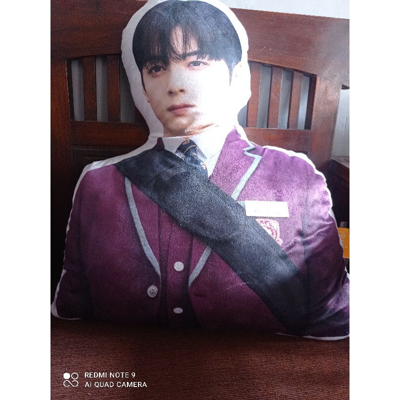 bantal cha eunwoo