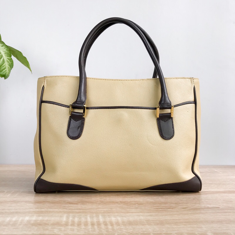 TAS WANITA TENTENG SIMPEL KULIT ASLI (CAPACCI)