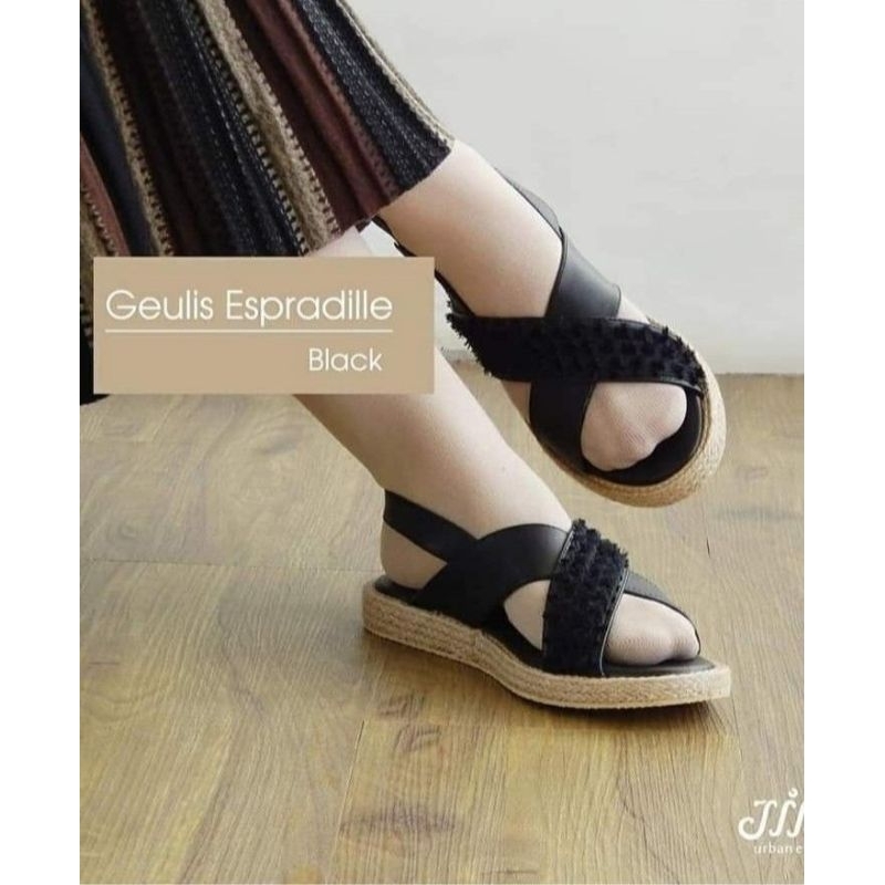 PRELOVED SEPATU SANDAL GEULIS JINGGA ETNIK BATIK