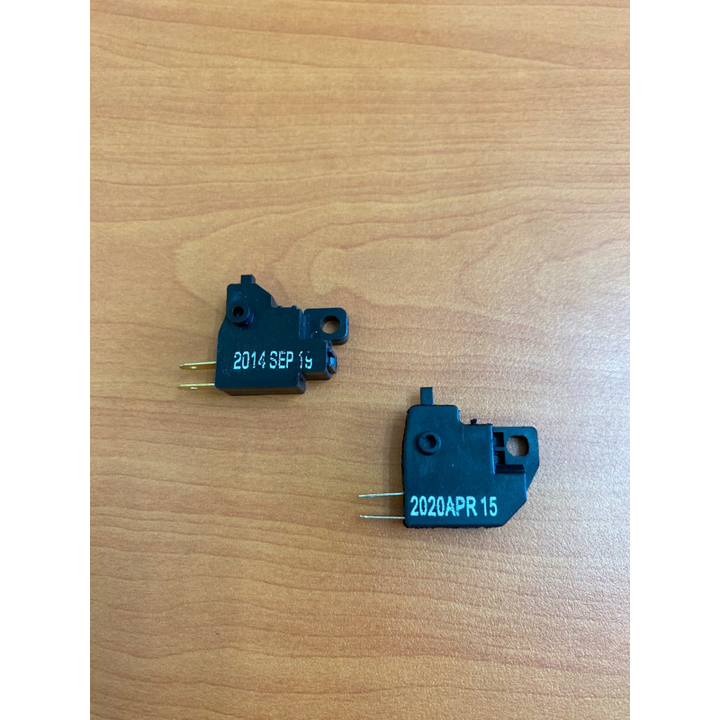 (CRUN) Switch Rem Depan Kanan Supra X/X 125/Fit/Fit New / Tombol Switch Vario 110 Carbu/125/150/Fit/