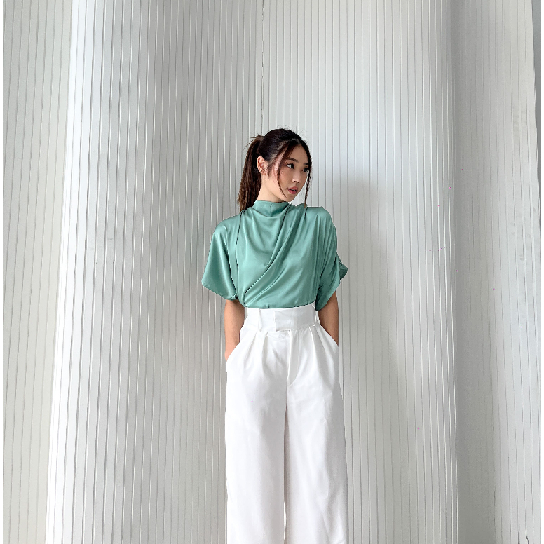 Keily Satin Loose Top / Blouse Kasual / Satin Top / Korean Style