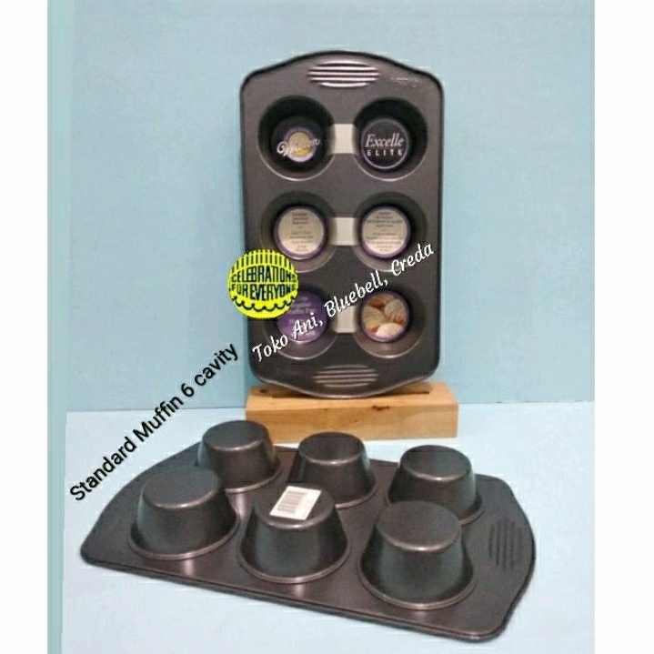 Wilton Excelle Elite - Premium Non Stick : Standard / Regular Muffin Pan ( Cupcake Pan ), 6 cavity. 