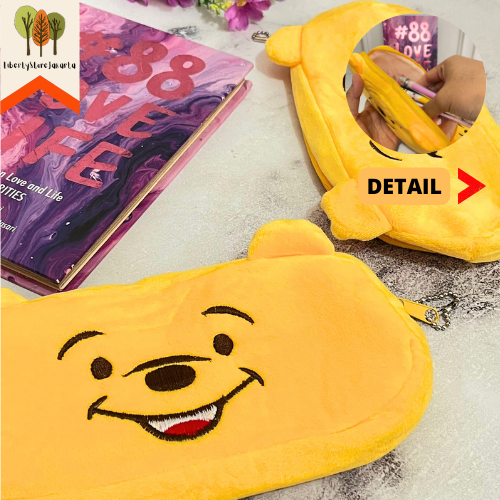 Kotak Pensil Kain Beludru Suede Winnie The Pooh Tempat Pensil Plushie Lucu Tempat Alat Tulis Pencil 
