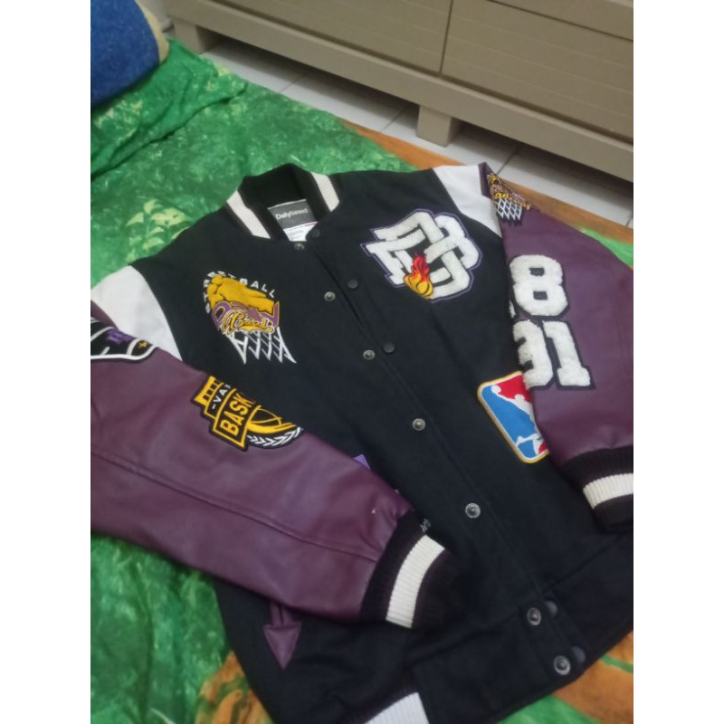 jaket varsity Dailybased