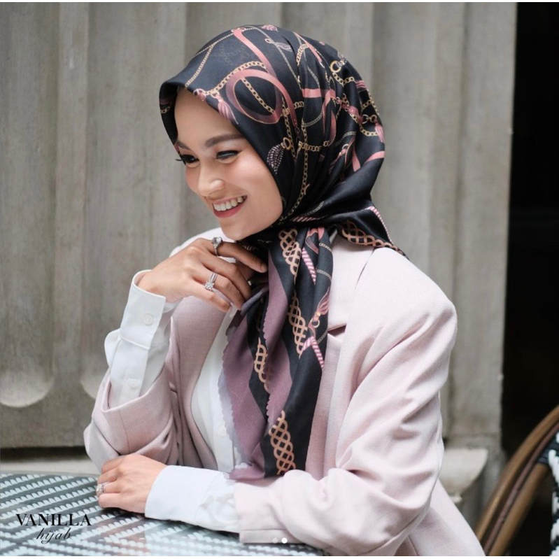 VANILLA HIJAB - SCARF CHAIN BLACK