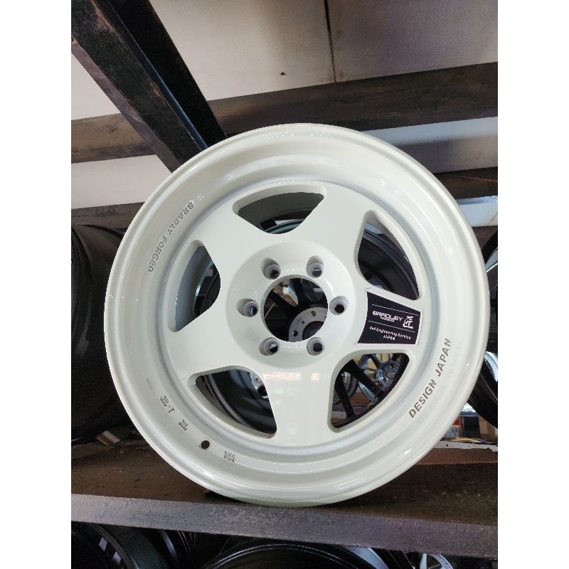 velg Takumi R18 hol 6x139.7