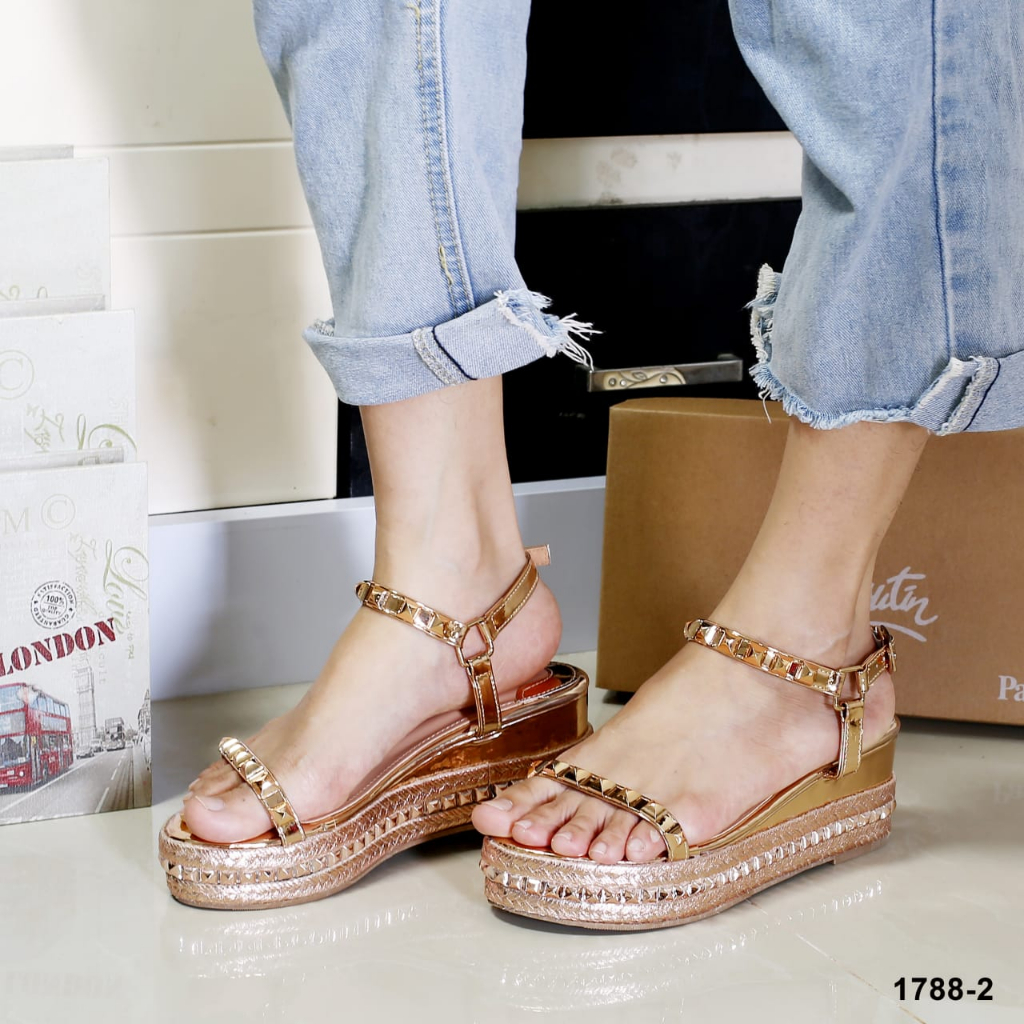 1788-2 Studded Wedges Sandals