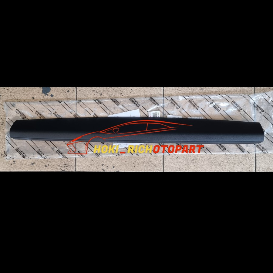 Cover Doortrim Bagasi Bagian tengah Atas Innova Reborn Original