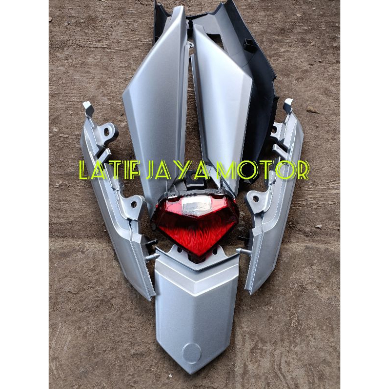 cover body Vixion new ka NVL nva silver doff plus lampu stop