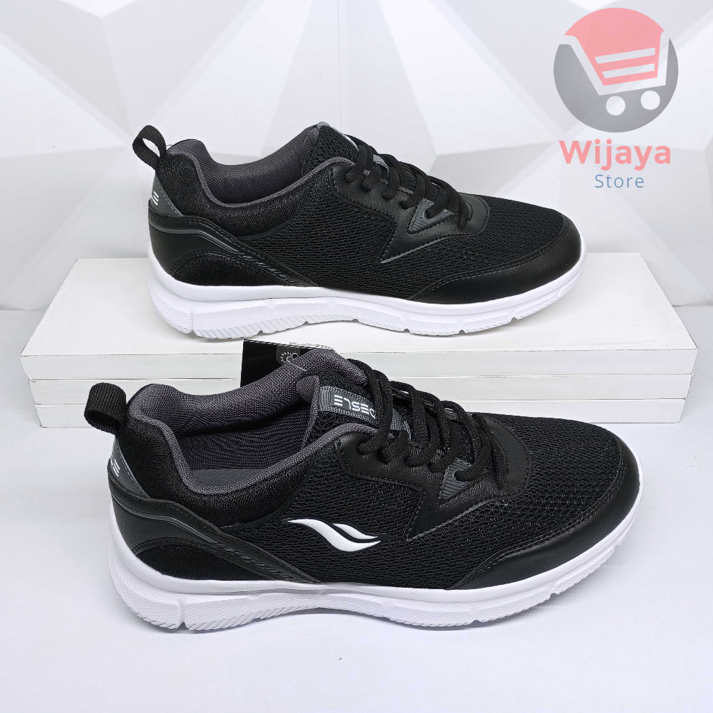 Sepatu Sekolah Desle 38-43 Sneaker Pria Hitam Polos Putih Material Berkualitas Tinggi Desain Mewah ANDRE TAYLOR