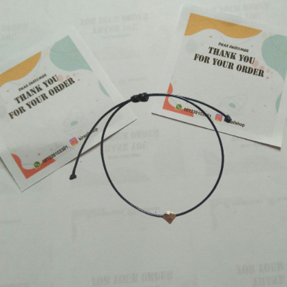 Gelang Tali Korea  Hitam Manik Hati Gold
