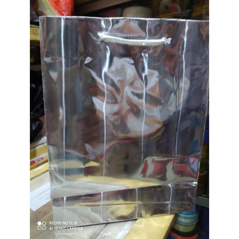 

Paper bag kilap isi 12pcs terlaris dan murah