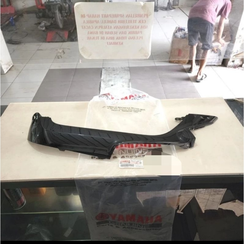 MOLE SIDE SAYAP SIRIP FAZZIO FAZIO HITAM GLOSSY ASLI ORIGINAL YAMAHA
