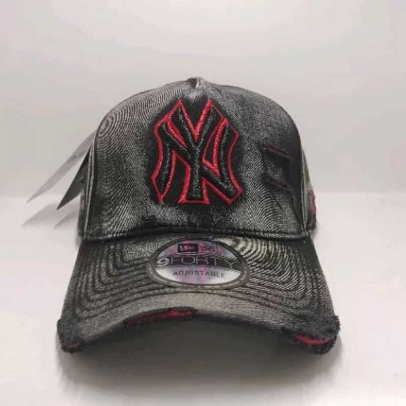 TOPI premium logo NY hitam list merah