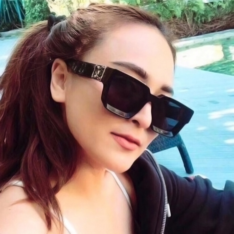 Kacamata Hitam Wanita Artis Anti Silau Matahari Andin Bentuk Frame Besar Kotak Persegi Oval Kcamata Full Black Itam Touring Fashion Keren Bulat Lonjong Metal Cewek Anti Radiasi dan UV Ultraviolet Fashion Sunglasses Eyewear Pantai KCH39