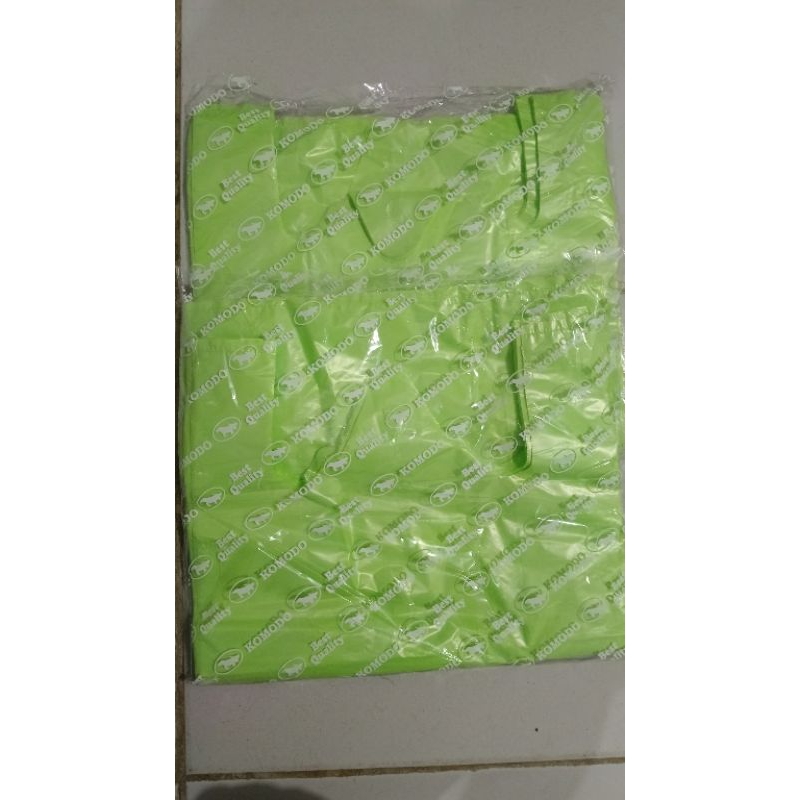 Plastik kresek hijau ukuran 35/ plastik kantong kresek hijau ukuran 35 isi 27 lembar
