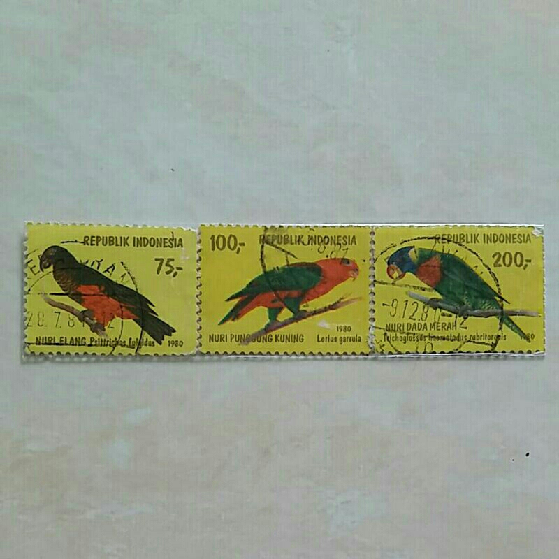 

(AC) Perangko Indonesia 1980 Burung Nuri Set Lengkap 3pcs Used