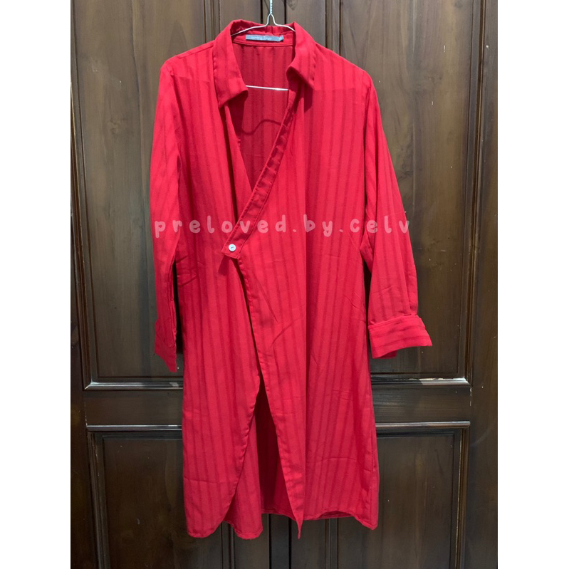 UDAH PESENAN        BENANG JARUM - SISSY OUTER RED PRELOVED