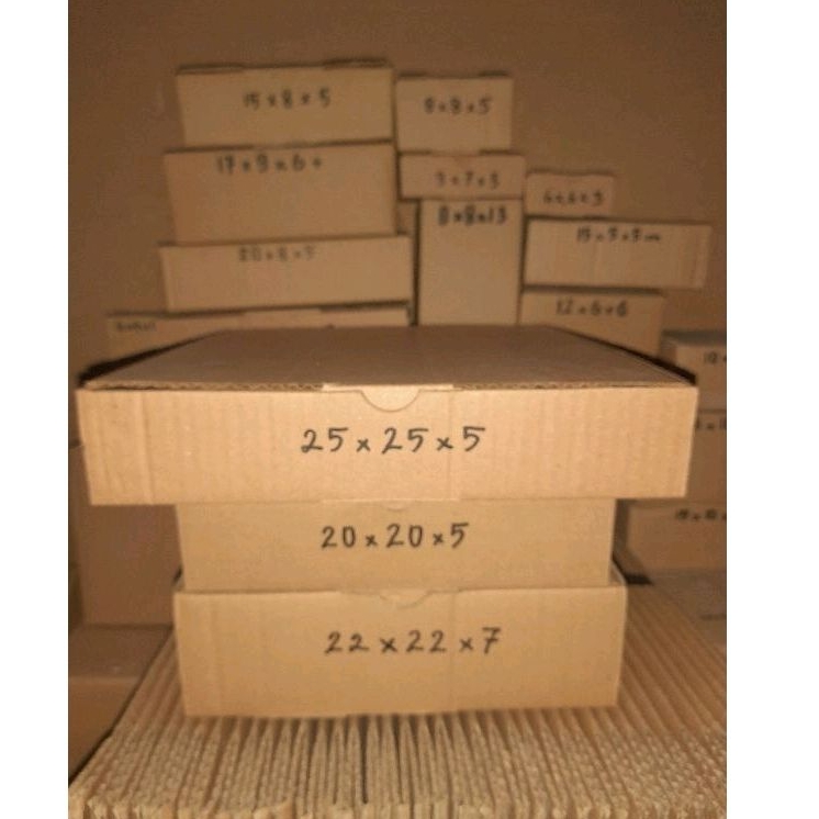 

kardus 25x25x5 cm die cut polos