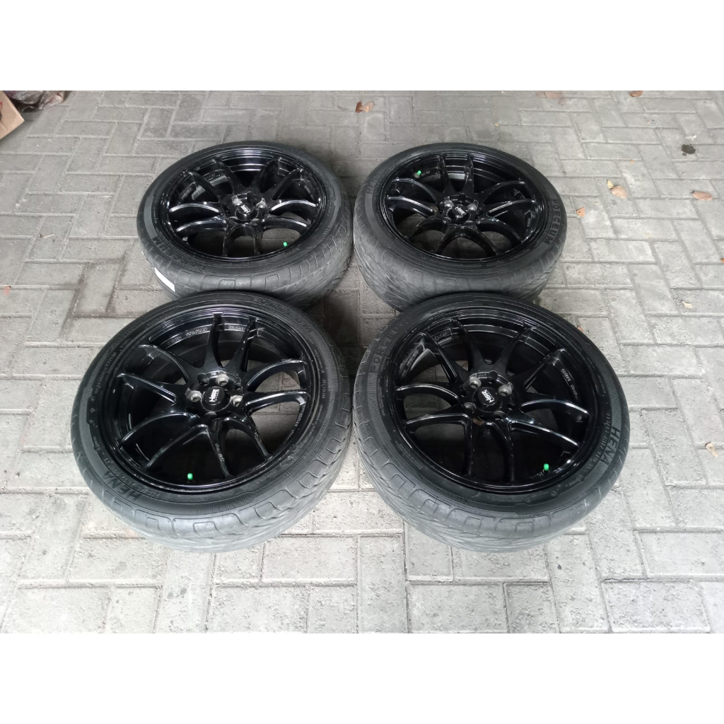 VELG MOBIL KAMIKAZE R17X6,5 PCD 4X100, 4X114 ET40 BAN 215/45R17 LIVINA