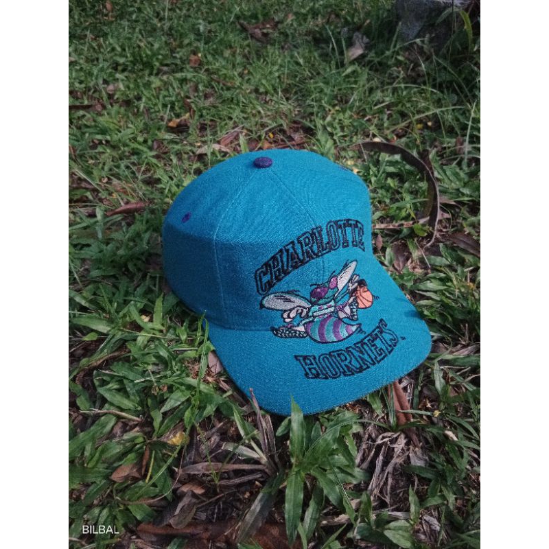 topi vintage big logo nba charlote hornets