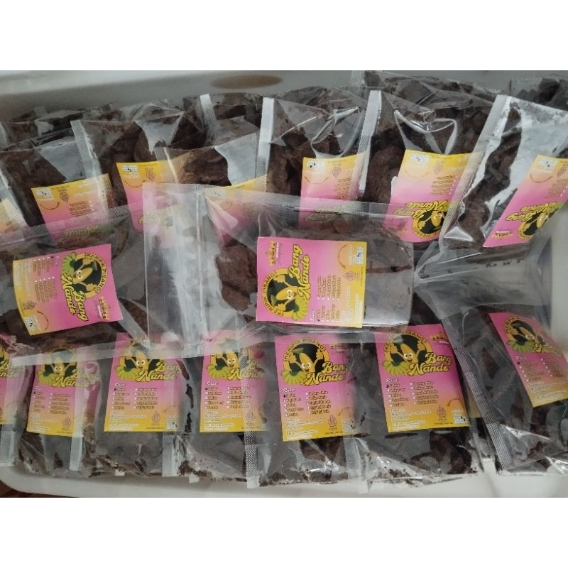 

Kripik pisang Bang Nando rasa coklat kemasan standing pouch 500 gram/ 1/2 kg