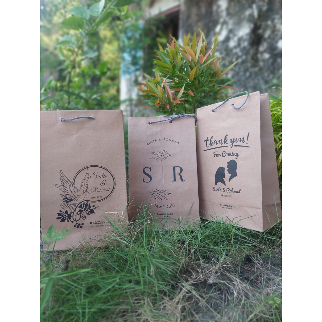 

FREE SABLON . PAPERBAG . tas kertas .Ukuran 15X8X25 cm . (HATARI) . POLOS. tas hatari