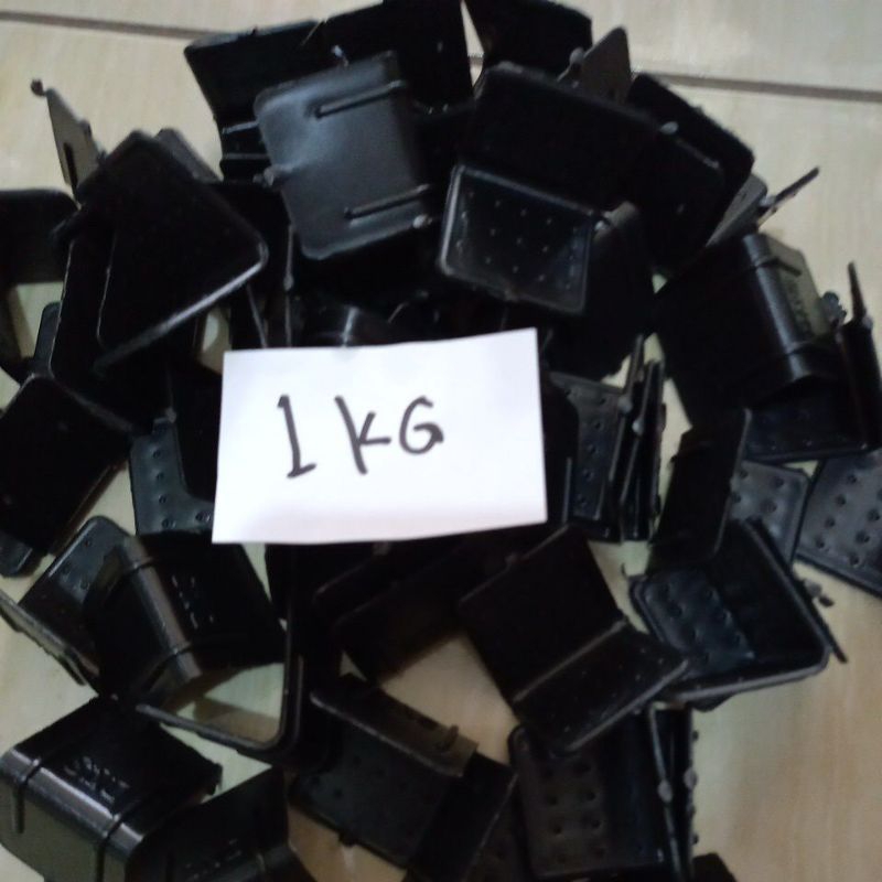PER 1 KG SIKU PLASTIK PELINDUNG SUDUT KARTON PACKINGAN / STRIPPING CORNER