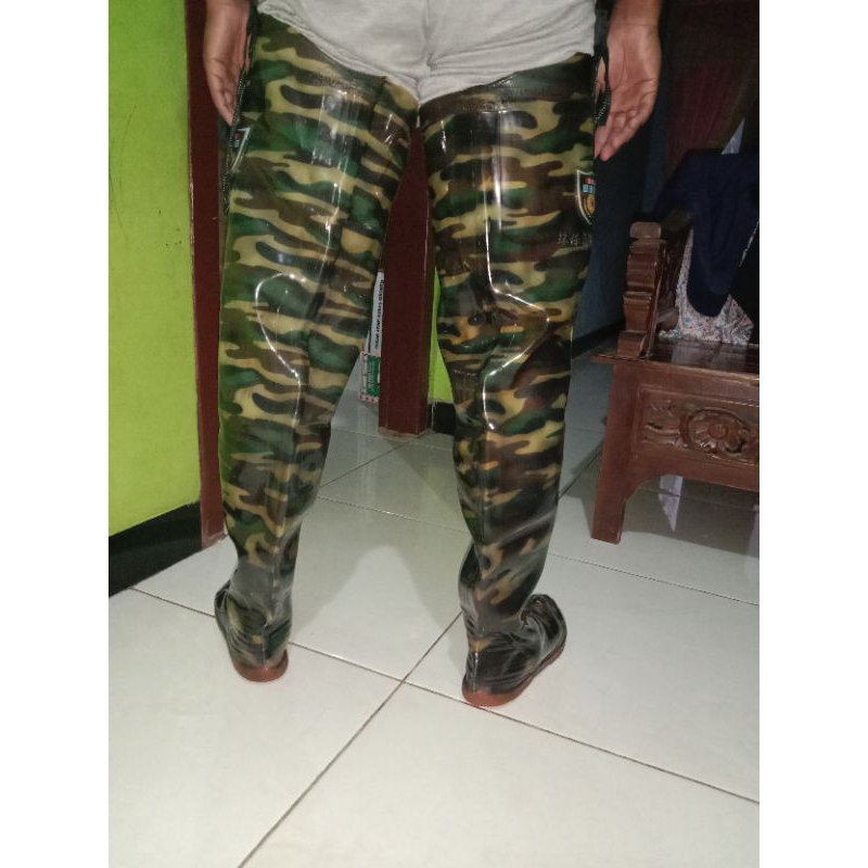 Sepatu bot anti air pria wanita