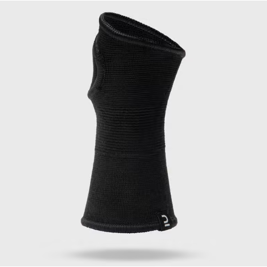 TARMAK P100 Wrist Brace Olahraga Basket Memiliki Rajutan Nyaman Dewasa