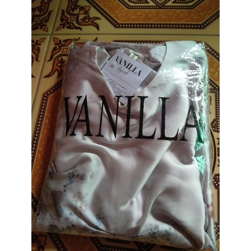 LALUNA DRESS VANILLA HIJAB SALE