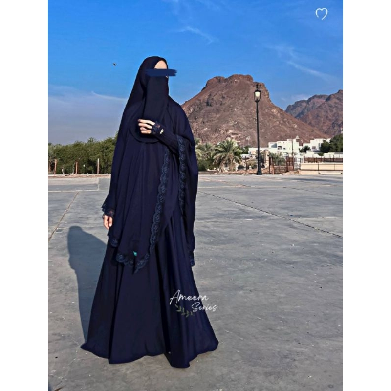 Ameera by Mahira Gamis Navy XS set French Khimar