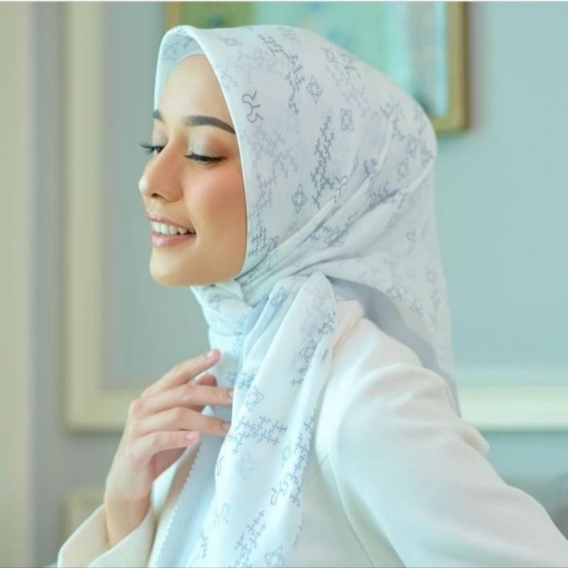 HIJAB VOAL SEGIEMPAT MOTIF || Panila_Mono and friends