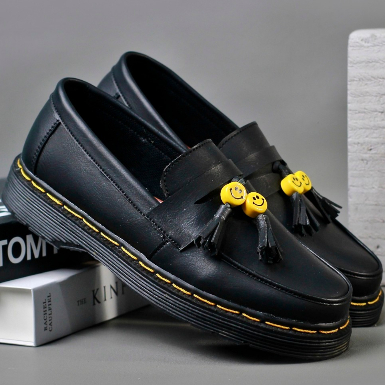 Sepatu Docmart Pria Pantofel Loafers Pria Kulit Sinthetic Kasual Formal Slip On Moccasin Hitam Slop Cowok Ori