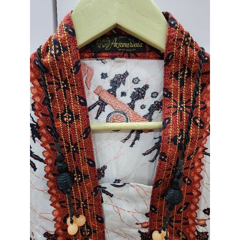 Baju Batik  by Arjuna Weda (PL)