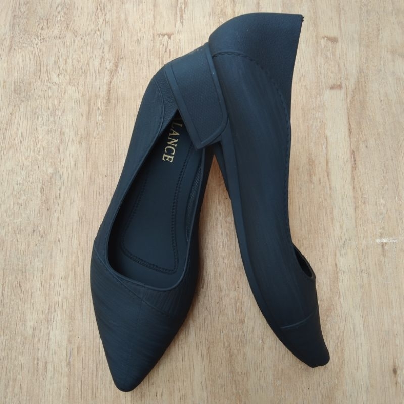 Sepatu Wedges Wanita Import Hak 3CM Kuliah Kerja Kantor Karet Polos Balance 283