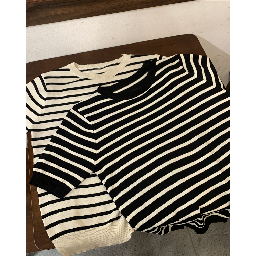 Kaos Rajut Wanita Import Korea Style Baju Wanita Stripe Kekinian Lengan Pendek