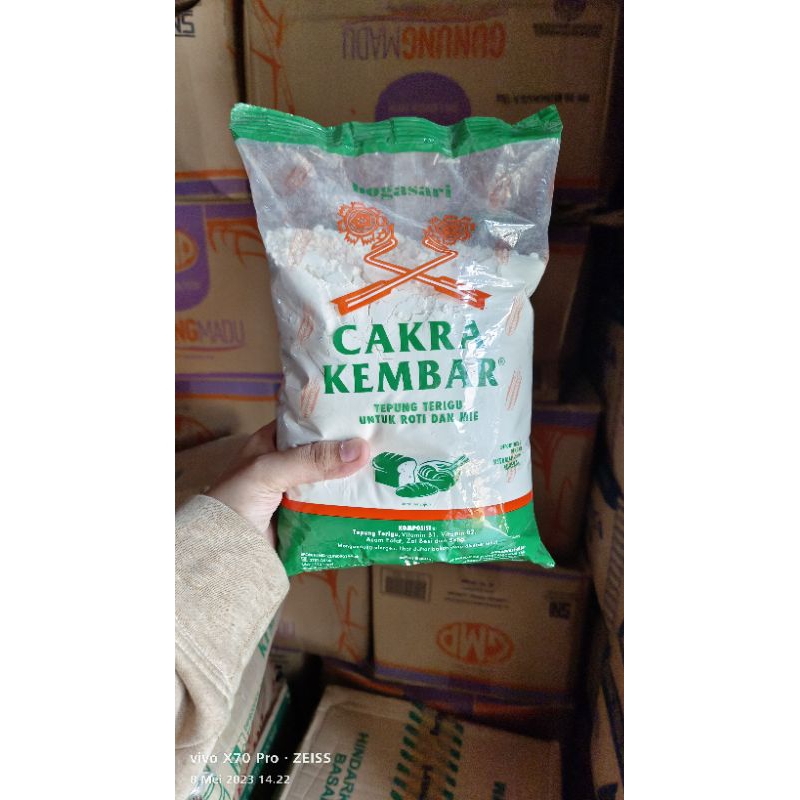 

Terigu Cakra Kembar 1kg