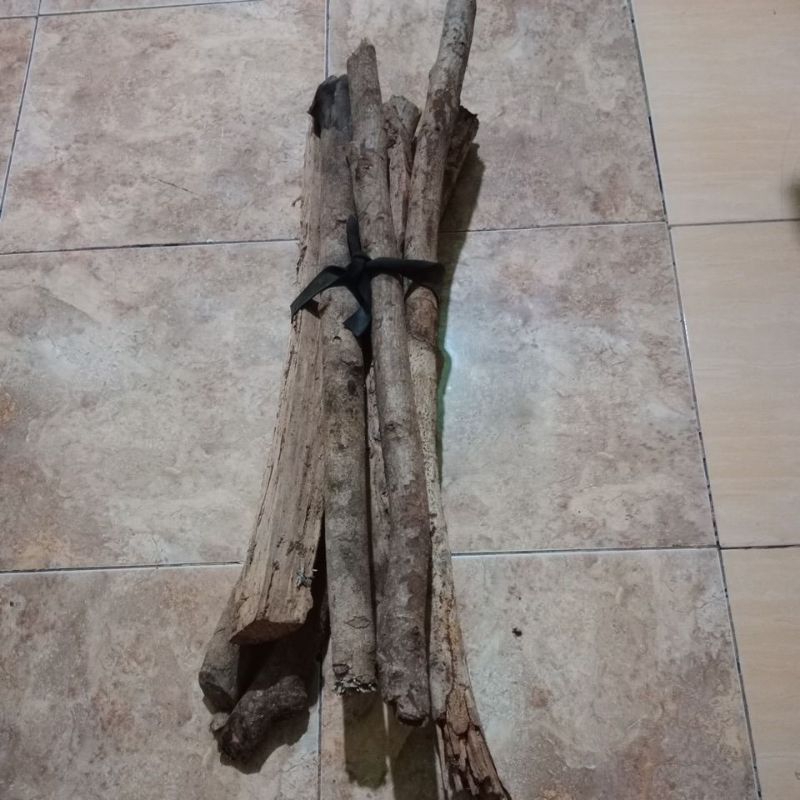 

kayu bakar.1ikat 2,5kg