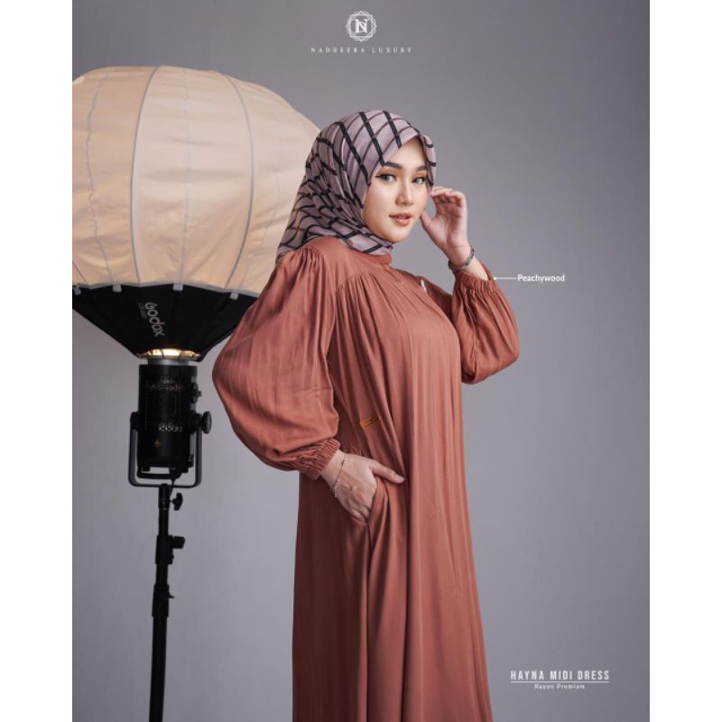 HAYNA MIDI DRESS - NADHEERA LUXURY