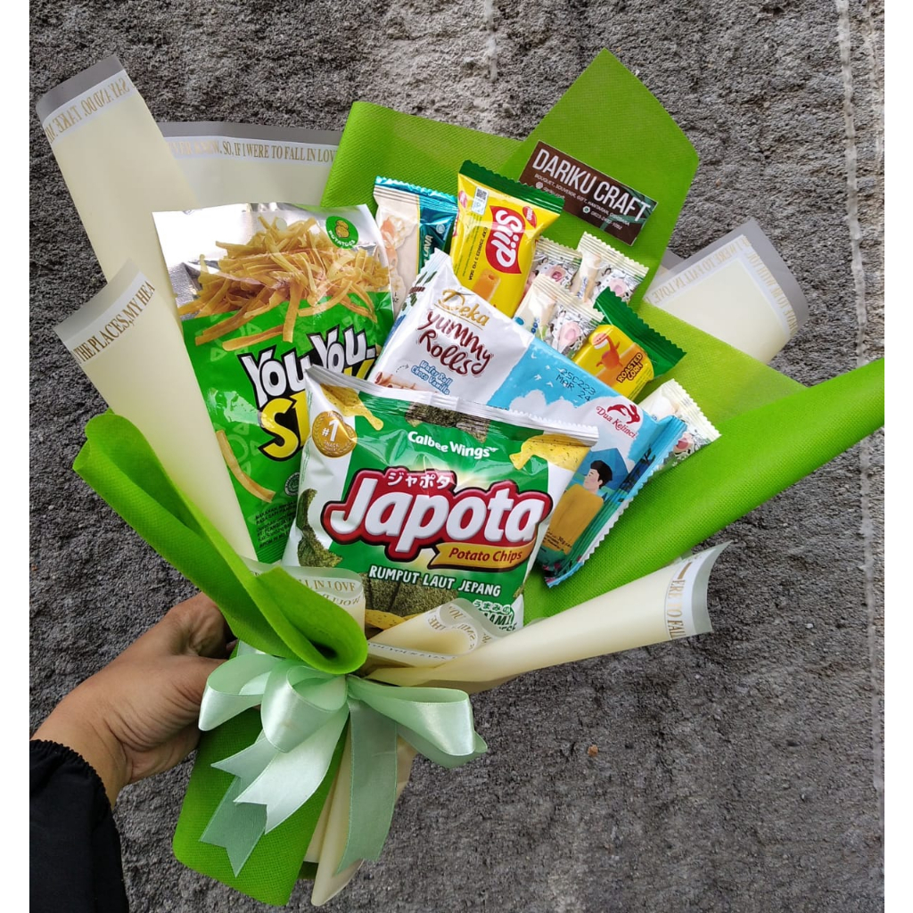 

BUKET SNACK HADIAH WISUDA, ULANGTAHUN, KELULUSAN ISI snack MIX