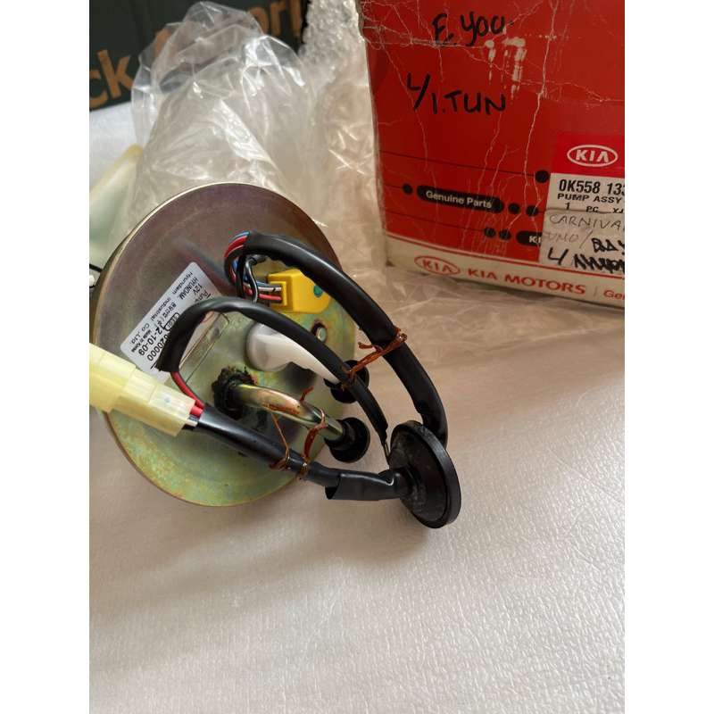 Pompa bensin pump Assy Kia carnival Bensin genuine Parts